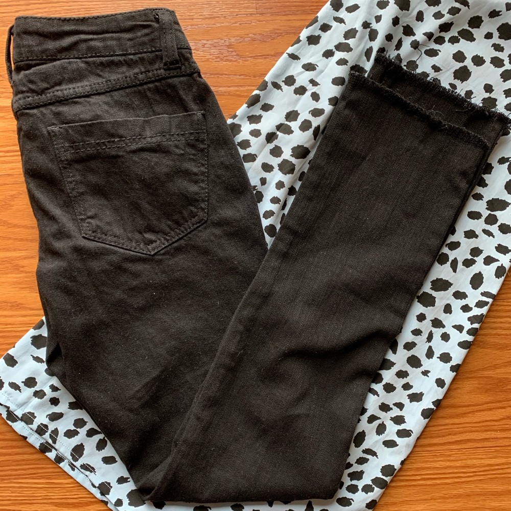 NWT 🖤 Raw Hem Black Jeans